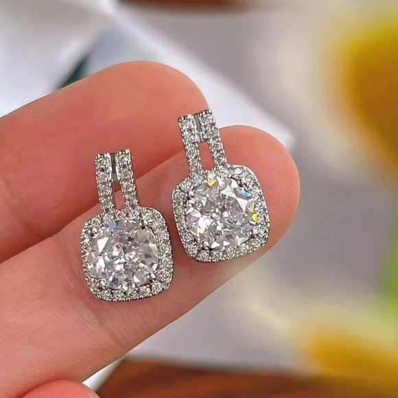 Statement  Earrings For Woman - Picture 8 of 8